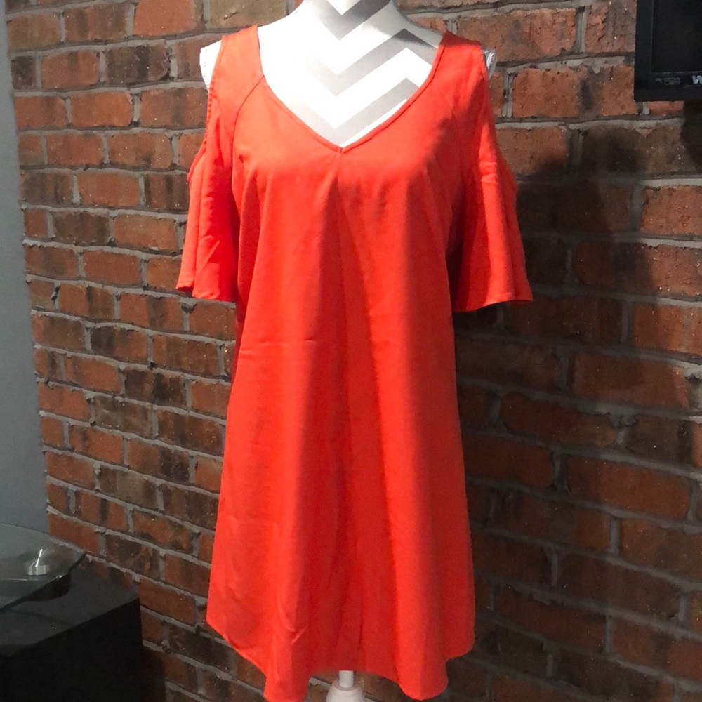 Skies Are Blue cold-shoulder dress. Size Medium. Excellent condition. (1C).